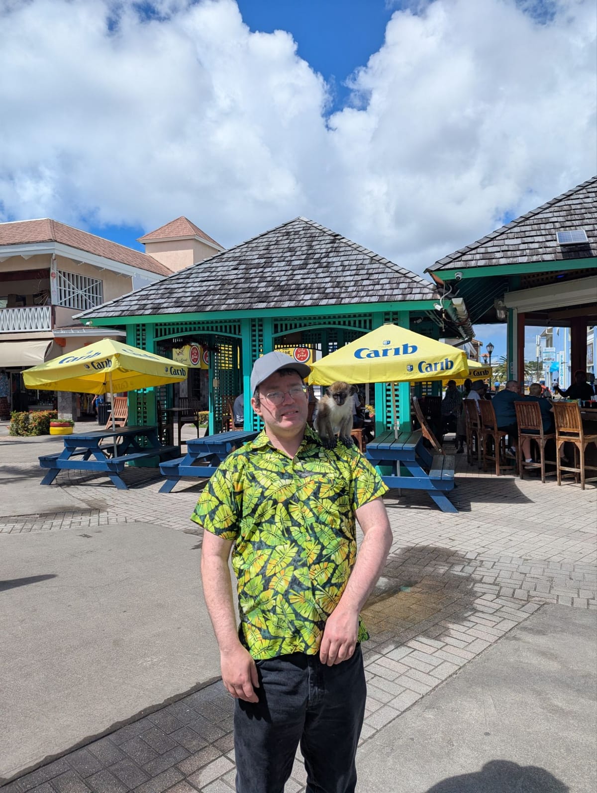 St Kitts... Shopping and a Man  with a Monkey hustling pictures